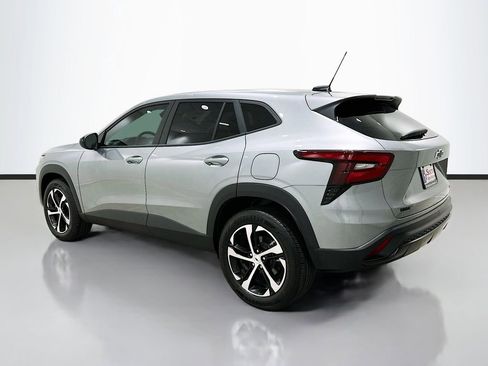 Certified 2026 Chevrolet Trax RS w/ Sunroof Package FWD image 5