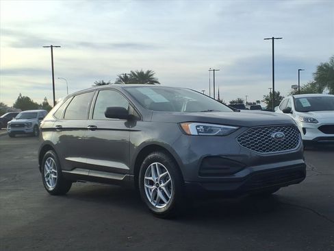 Certified 2023 Ford Edge SE image 8