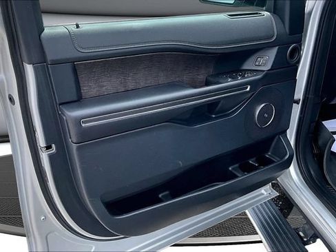 Used 2019 Ford Expedition Limited w/ Equipment Group 301A RWD image 20