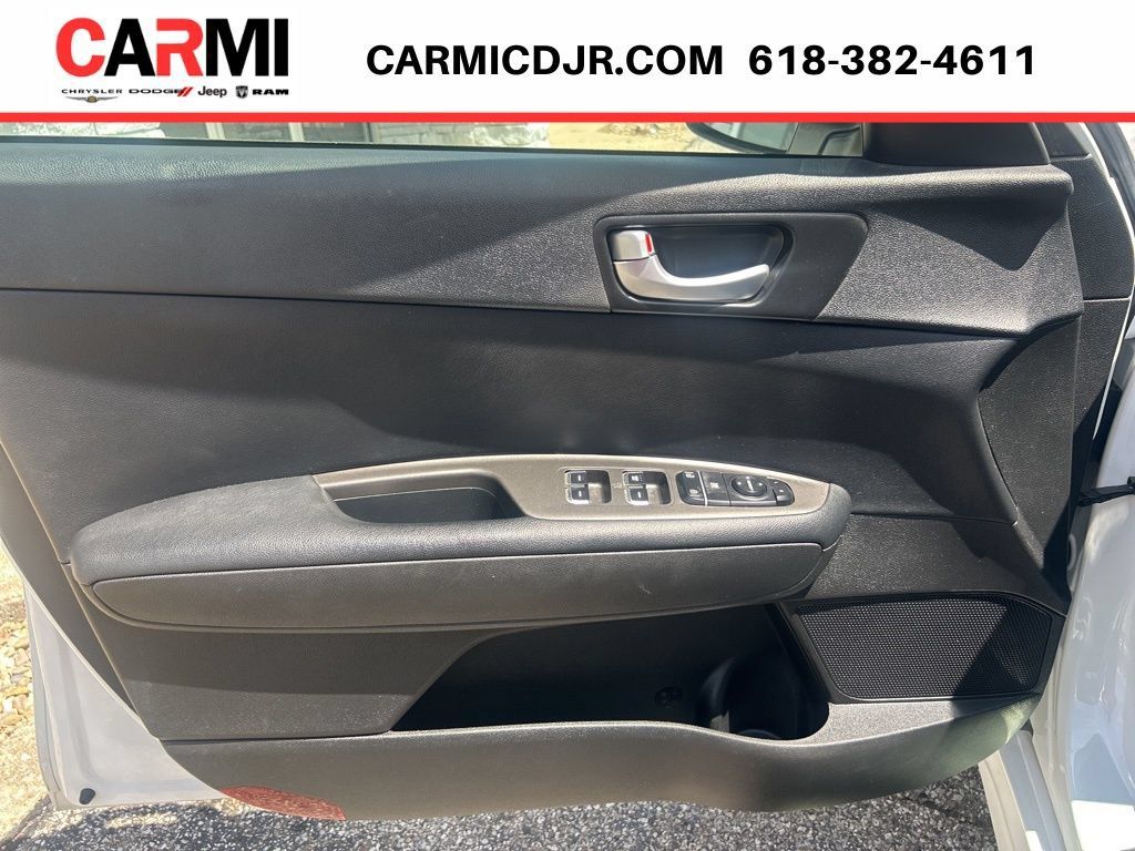 Used 2019 Kia Optima LX FWD image 11