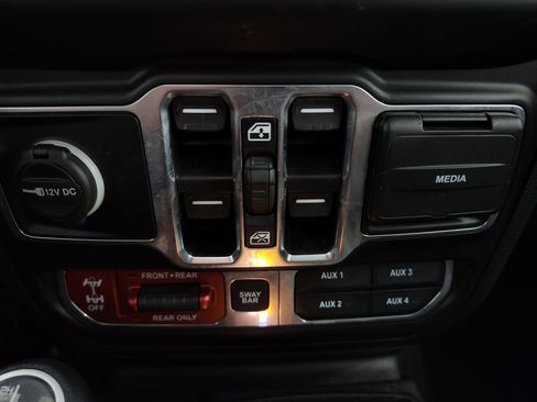 Used 2022 Jeep Wrangler Unlimited Rubicon 4xe w/ Cold Weather Group image 9