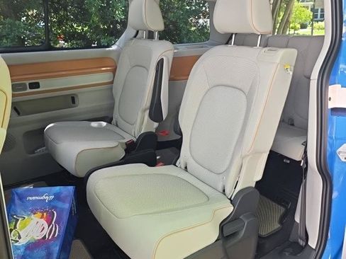 Used 2025 Volkswagen ID. Buzz 1st Edition AWD/4WD image 6