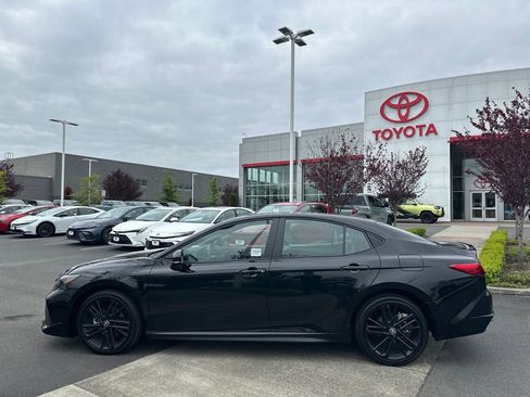 Used 2026 Toyota Camry Hybrid w/ Multimedia Upgrade Package AWD/4WD image 2