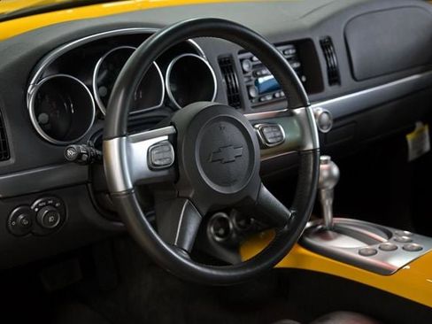 Used 2005 Chevrolet SSR w/ Preferred Equipment Group RWD image 26