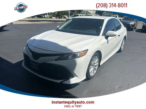 Used 2019 Toyota Camry LE FWD image 1