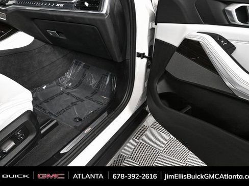 Used 2024 BMW X5 xDrive40i w/ Premium Package image 25