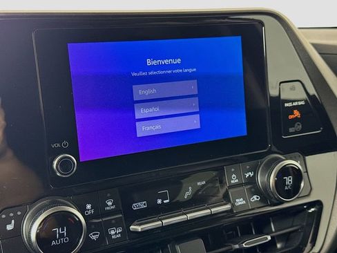 Used 2025 Toyota Highlander XLE AWD/4WD image 22