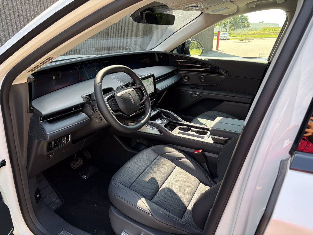 New 2026 Lincoln Nautilus Premier w/ Equipment Group 102A AWD/4WD image 10