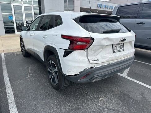 Used 2024 Chevrolet Trax RS w/ Driver Confidence Package image 4