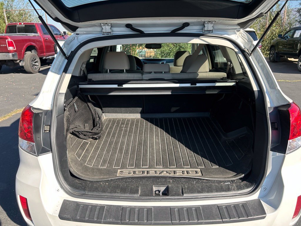 Used 2013 Subaru Outback 2.5i Premium AWD/4WD image 11