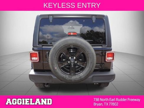 Used 2023 Jeep Wrangler Unlimited Sport AWD/4WD image 4