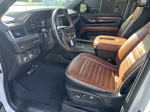 Used 2023 GMC Yukon XL Denali Ultimate image 12