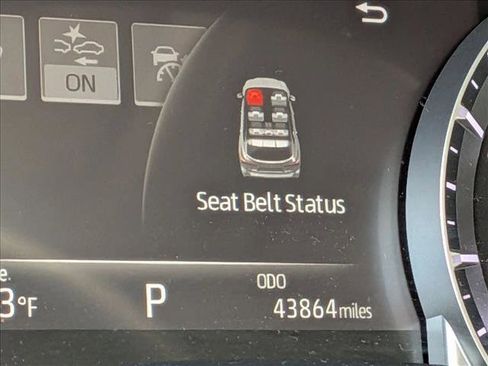Used 2022 Toyota Highlander XLE FWD image 10