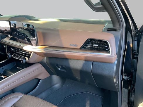 Certified 2026 Chevrolet Tahoe High Country w/ LPO, Illumination Package AWD/4WD image 17