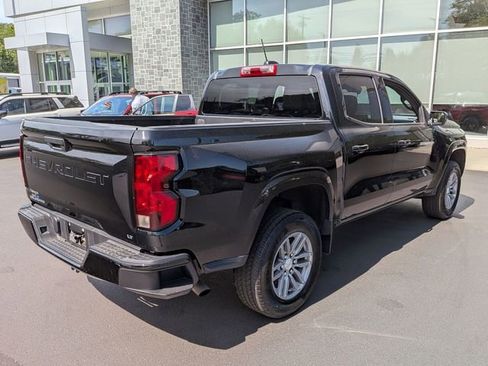 Used 2023 Chevrolet Colorado LT RWD image 3