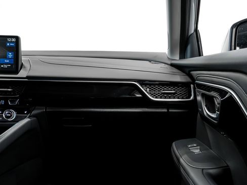 Certified 2025 Acura ADX FWD image 29