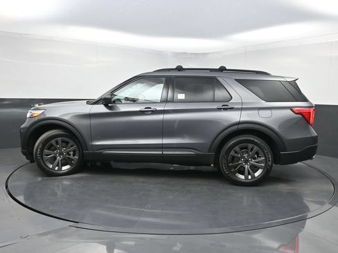 Used 2021 Ford Explorer XLT w/ Equipment Group 202A AWD/4WD image 43