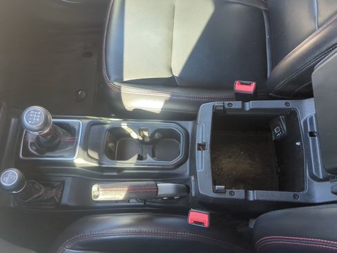 Used 2018 Jeep Wrangler Unlimited Rubicon image 25