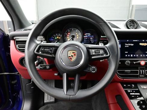 Certified 2025 Porsche Macan S AWD/4WD image 8