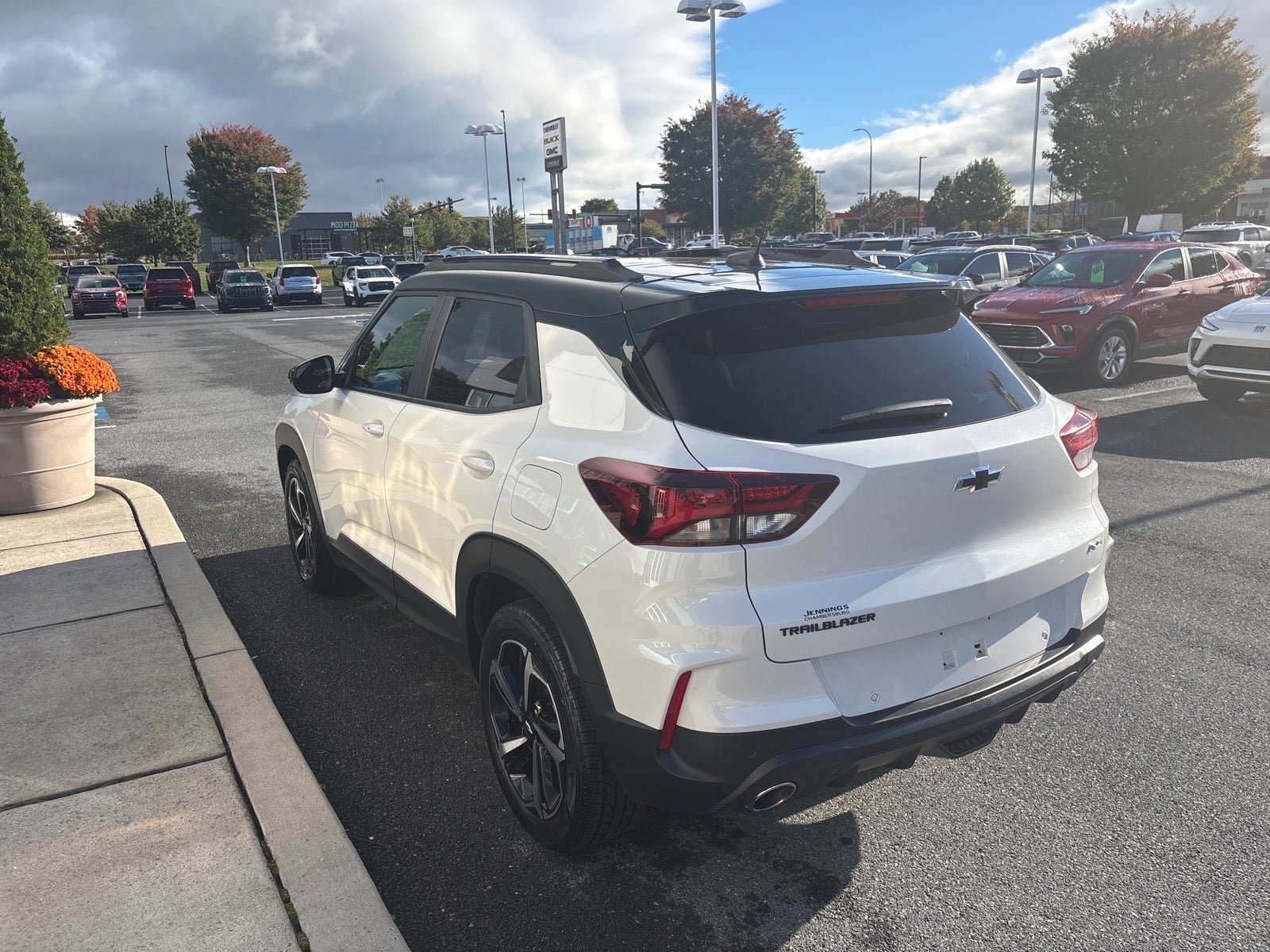Certified 2022 Chevrolet TrailBlazer RS w/ Sun and Liftgate Package FWD image 3