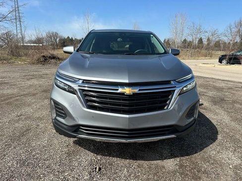 Used 2024 Chevrolet Equinox LT w/ LPO, Floor Liner Package AWD/4WD image 2