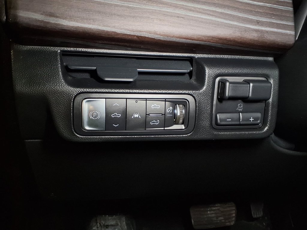 Used 2026 GMC Sierra EV Denali AWD/4WD image 13