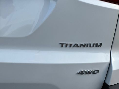 Used 2018 Ford EcoSport Titanium AWD/4WD image 32