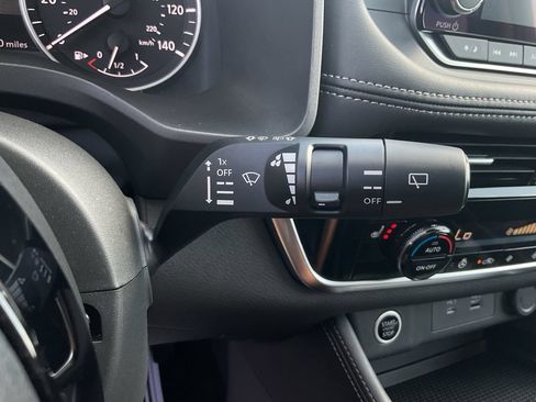 Used 2023 Nissan Rogue SL FWD image 41
