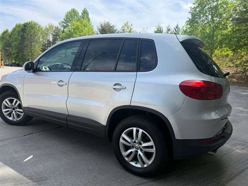 Used 2012 Volkswagen Tiguan S image 3