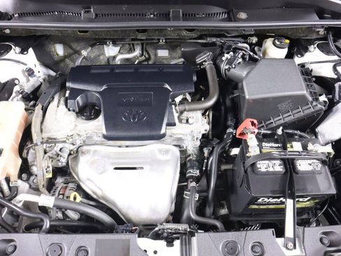 Used 2018 Toyota RAV4 LE AWD/4WD image 35