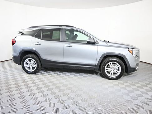Used 2024 GMC Terrain SLE w/ Driver Convenience Package AWD/4WD image 8