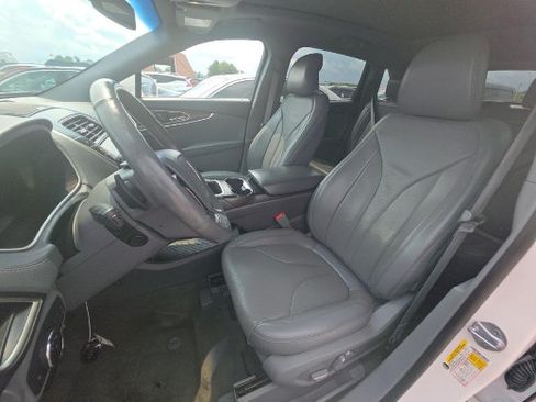 Used 2019 Lincoln Nautilus Reserve AWD/4WD image 3