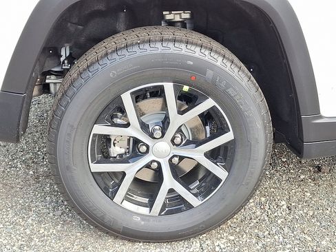 New 2025 Jeep Grand Cherokee Limited w/ Luxury Tech Group II image 5