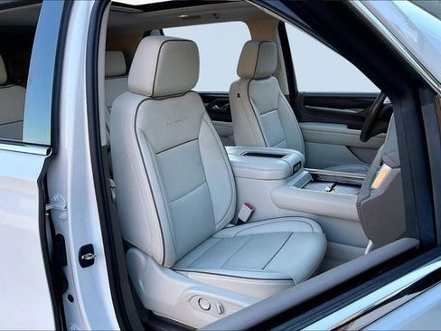 Used 2021 GMC Yukon XL Denali w/ Denali Premium Package image 21