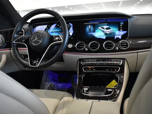 Used 2023 Mercedes-Benz E 350 4MATIC Sedan image 18