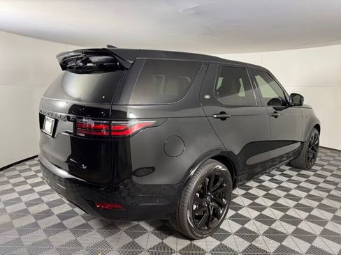 Certified 2025 Land Rover Discovery Dynamic SE image 7