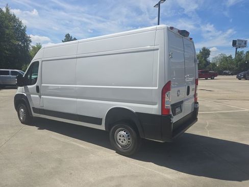 Used 2025 RAM ProMaster 2500 w/ Convenience Group FWD image 8