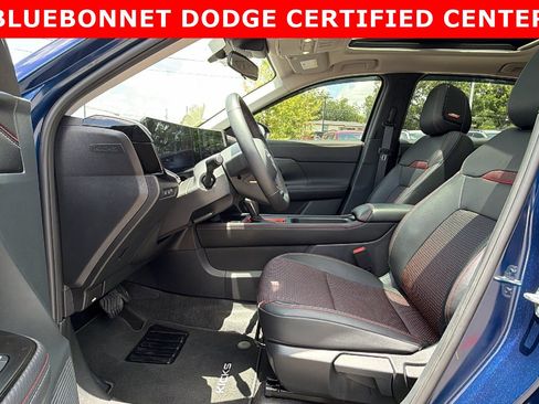 Used 2026 Nissan Kicks SR AWD/4WD image 11