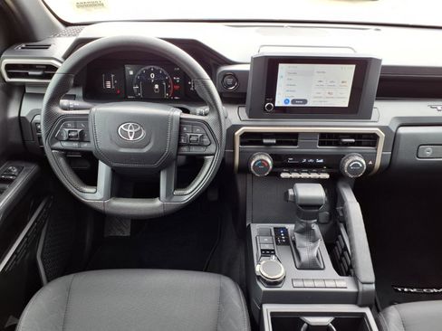 Used 2025 Toyota Tacoma SR image 12
