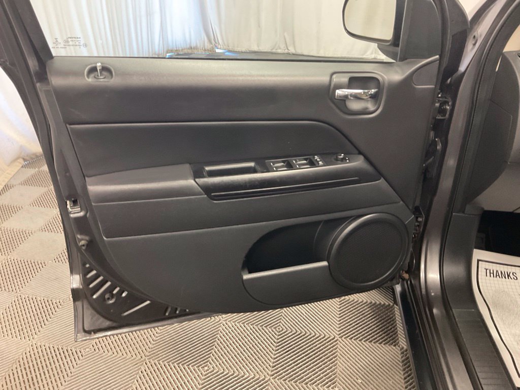 Used 2016 Jeep Compass 75th Anniversary w/ Power Value Group AWD/4WD image 10