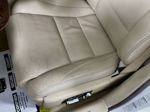 Used 2014 Lexus LS 460 AWD w/ Comfort Package image 22