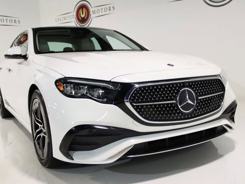 Used 2025 Mercedes-Benz E 350 4MATIC Sedan image 27