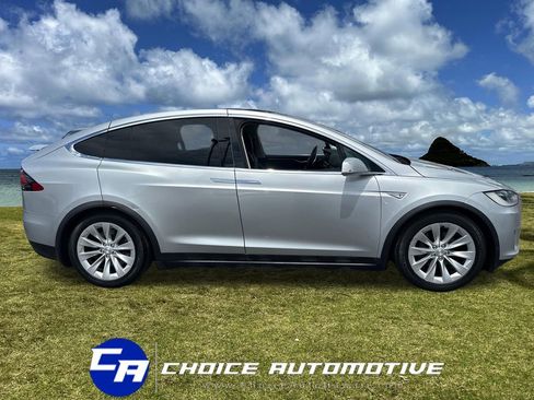 Used 2016 Tesla Model X 75D image 8