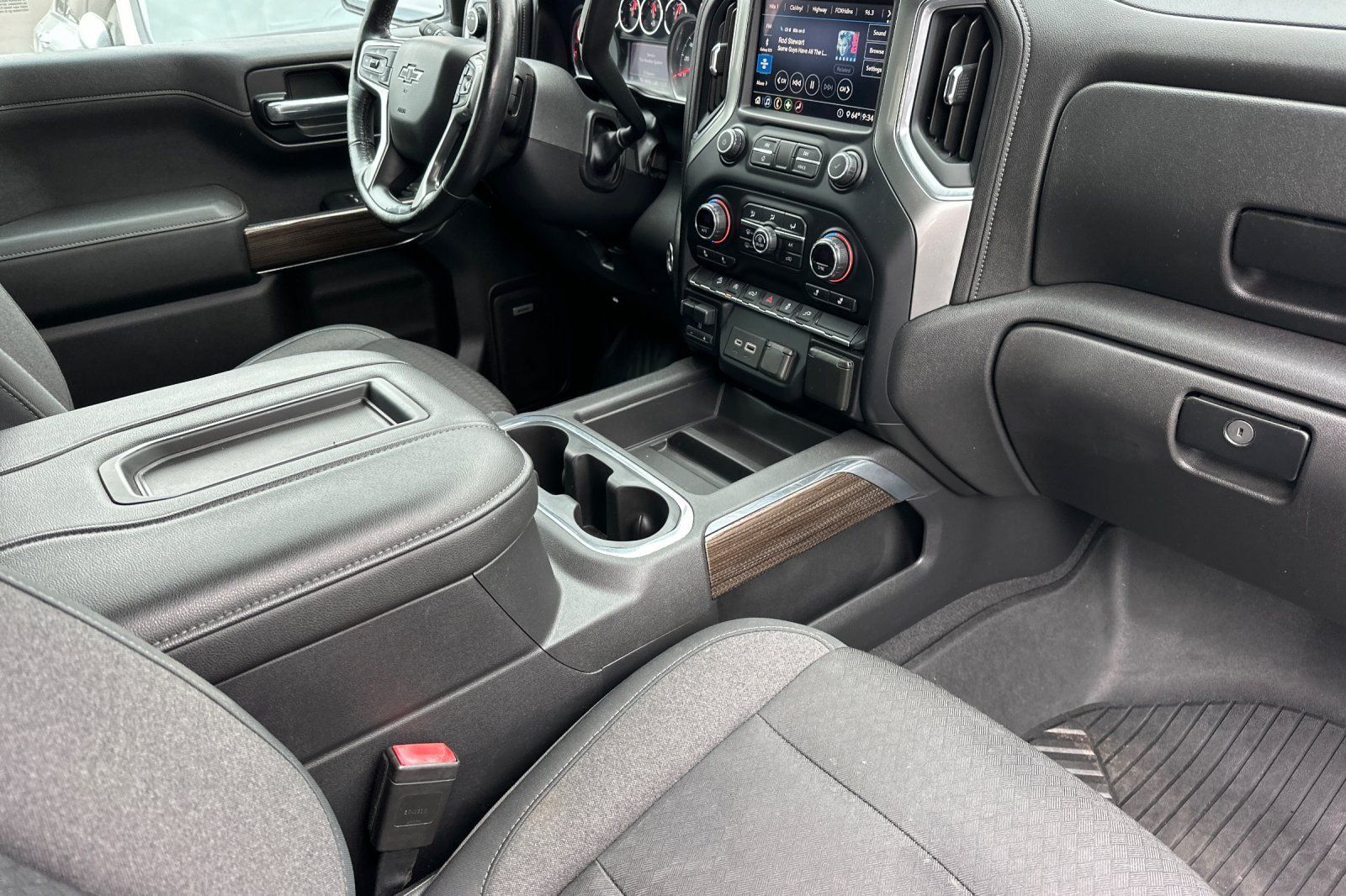 Used 2020 Chevrolet Silverado 1500 RST AWD/4WD image 17
