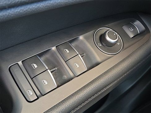 Used 2023 Alfa Romeo Stelvio Ti image 27