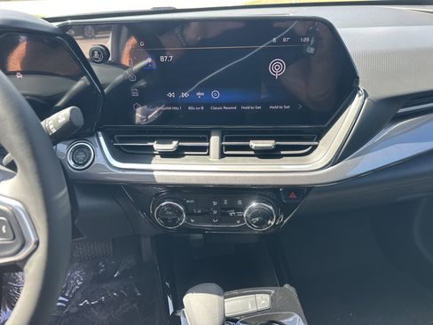New 2026 Chevrolet Trax ACTIV w/ Driver Confidence Package FWD image 17