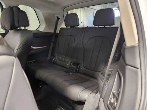 Used 2020 BMW X7 xDrive40i w/ Premium Package AWD/4WD image 14