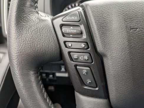 Used 2023 Nissan Frontier SV w/ SV Convenience Package image 17