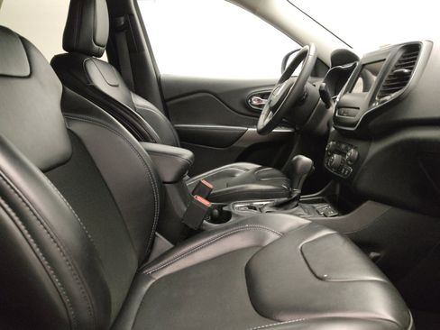 Used 2020 Jeep Cherokee Latitude Plus image 21