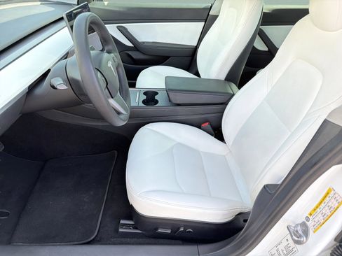 Used 2021 Tesla Model 3 Long Range image 18